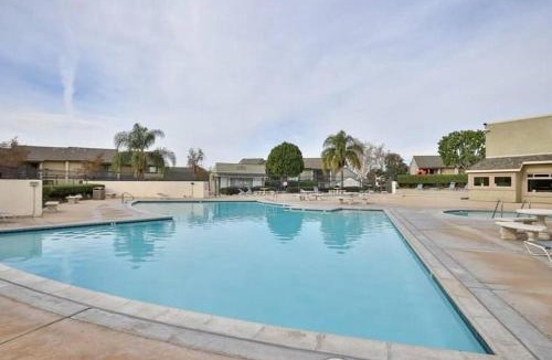 Hermosa Village Apartment | Closest Walk Across Street To Disneyland Full Kitchen Free Laundry Free Parking Pool & Spa