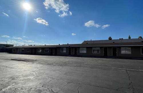 Hemet Hotel | CoachLight Motel