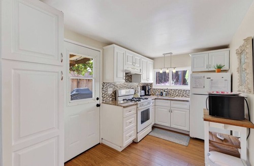 Aptos House | Coastal Breeze Cottage
