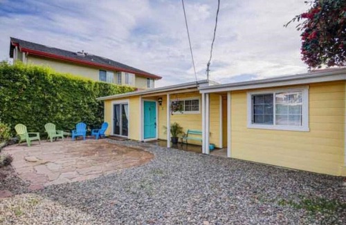 Aptos House | Coastal Breeze Cottage