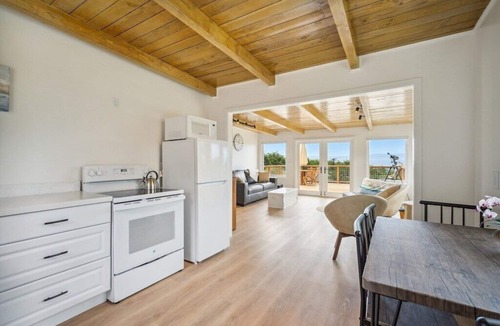 Timber Cove House | Coastal Cottage Jenner with Stunning Views! Pet-Friendly, Remote and Private