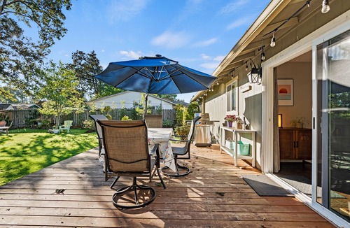 Newberg House | Coffey Lane - Wine Country Retreat with King Beds and a Gym