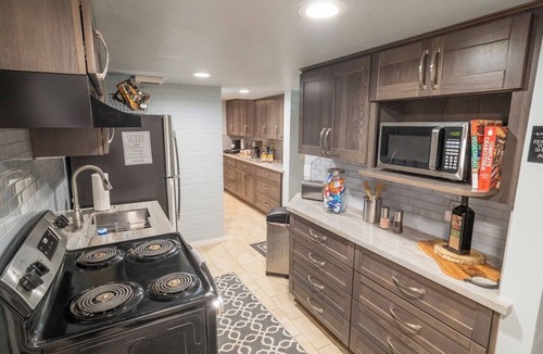 College Hill House | College Hill Hideaway | Near UO, Fire Table