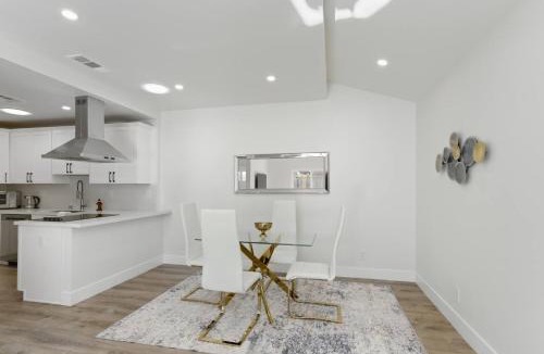 West Davis Manor House | Colusa Residence: 4BR 3BA near UC Davis