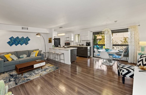 Palm Springs Condo | Come stay in your Palm Springs retreat today!