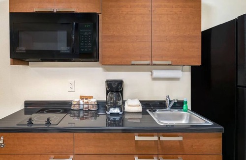 North Las Vegas House | Comfort & Convenience: North Las Vegas Room with Kitchen! Near Cheyanne Square!