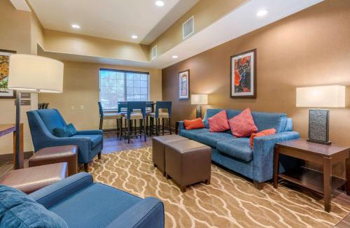 Galt Hotel | Comfort Inn & Suites Galt - Lodi North