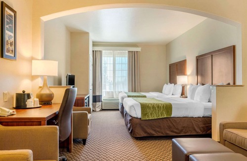 Galt Hotel | Comfort Inn & Suites Galt - Lodi North