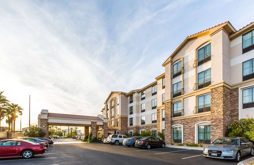 Whitney Ranch Hotel | Comfort Inn & Suites Henderson - Las Vegas