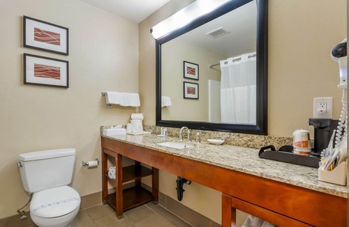 Fortuna Hotel | Comfort Inn & Suites Redwood Country