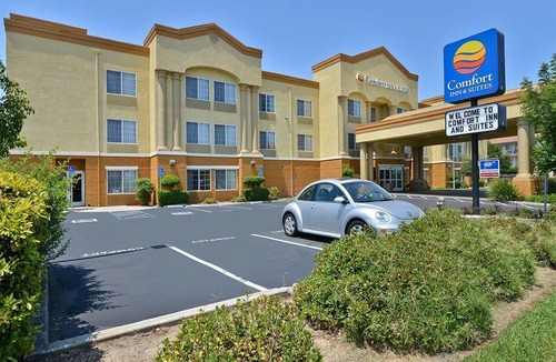 Southeastern Sacramento Hotel | Comfort Inn & Suites Sacramento – University Area