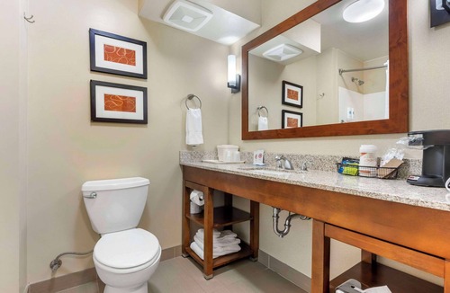 Redding Hotel | Comfort Suites Redding - Shasta Lake