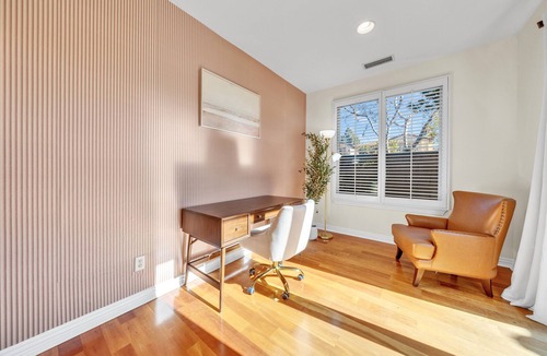Northpark Square House | Comfortable 4BR Living｜Serene Patio｜Home Office｜Community Pool Access #41333
