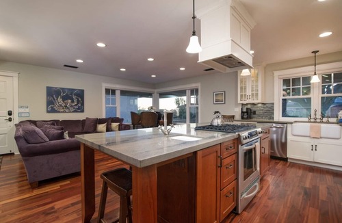 Morro Bay House | Comfortable and Luxurious Beach Home, Steps away from the Sand and Surf