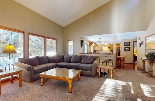 Sunriver House | Comfortable and spacious house with private hot tub and bikes