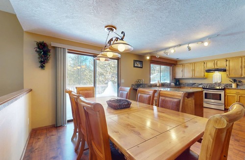 Sunriver House | Comfortable and spacious house with private hot tub and bikes