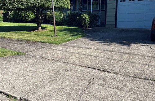 Central Oregon House | Comfortable cozy 3 bedroom 2 bath with WiFi, & AC centrally in beautiful Eugene