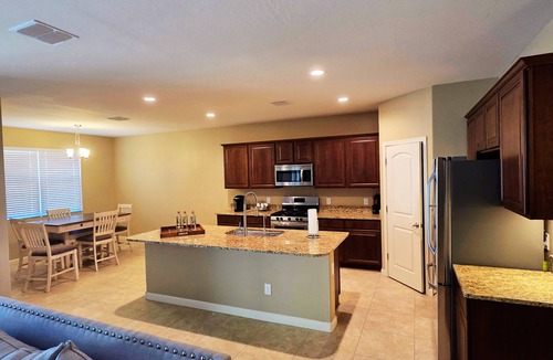 Tartesso House | Comfortable Family Getaway in Buckeye