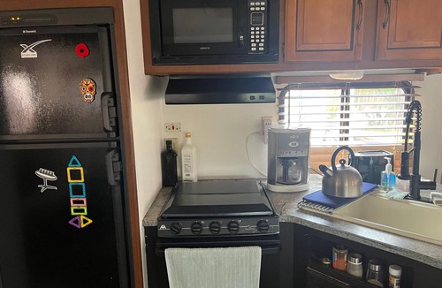 Bodfish House | Comfortable Guest RV w/EV charger. Semi Rural Area