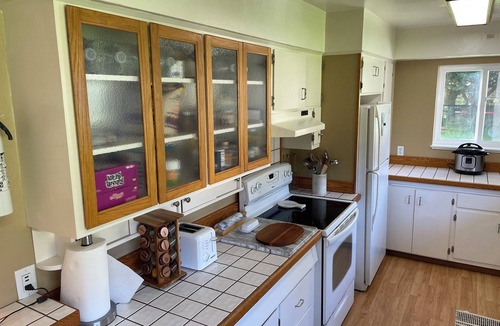 Scotia House | Comfortable home near the Avenue of the Giants with large pond on the Eel River.
