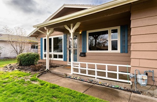 Albany House | Comfortable Pet friendly