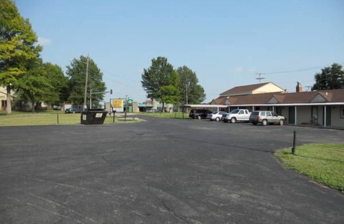 Harrisonville Hotel | Comfortable stay at Knights Inn Harrisonville! Near Lords Park! Free Parking!