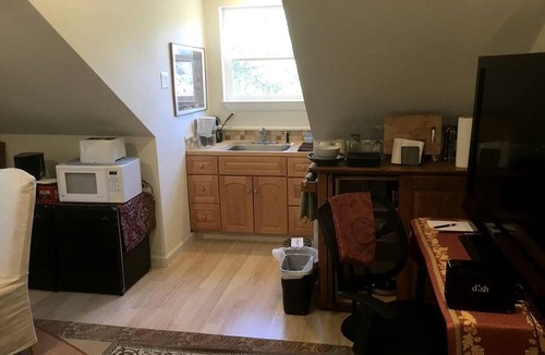 Penn Valley Cabin | Comfortable Upper Floor Mountain Getaway in Penn Valley, California