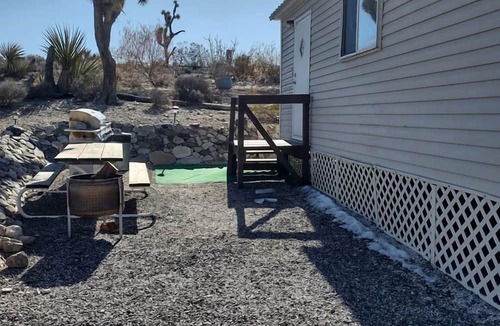 Meadview Cabin | Comfy Vacation Rental with Wi-Fi and Kitchenette in Meadview, Arizona