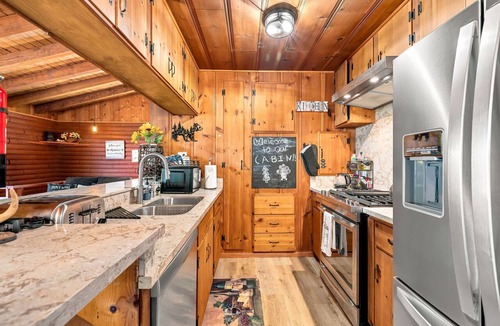 Phoenix Lake-Cedar Ridge Cabin | Community Lake Access: Peaceful Cabin in Sonora!