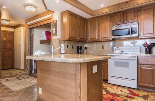 Mammoth Lakes Condo | Condo directly across from Canyon Lodge Big Ring