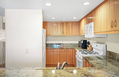 Cathedral City Condo | Contemporary 2/2 in Beautiful Canyon Shores!