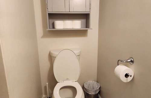 Westlake Apartment | Contemporary and Stylish Flat near SFO