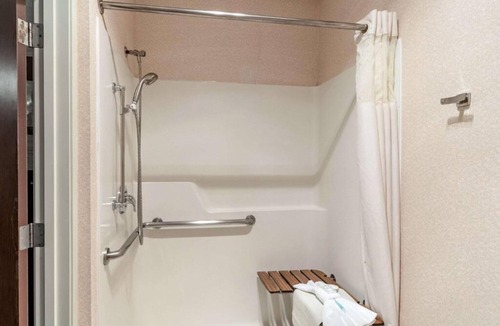Parkrose House | Convenient accommodations near Portland International Airport