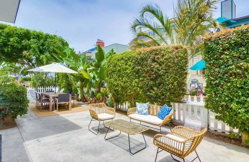 South Mission Beach Condo | Convenient Ground Level * Steps to Ocean * Outdoor Patio