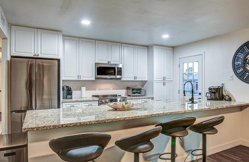 Tempe House | Cool Off in Tempe | Heated Pool, Covered Patio & King Bed Near ASU & Scottsdale