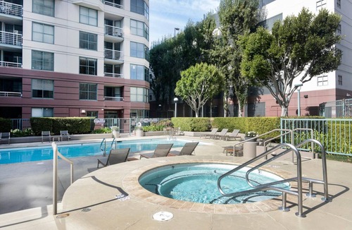 South Beach Apartment | Cool South Beach 2BR w/Roof Tennis, nr Public Transport, by Blueground