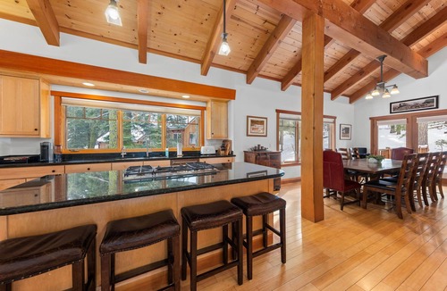 Alpine Meadows House | Copperleaf at Palisades Alpine 5 BR - Hot Tub - Ski Shuttle!