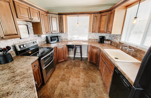 Kanab House | CopperTop Cottage, Cozy Pet-Friendly, Near Zion & Bryce