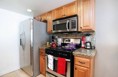 Westside Costa Mesa Apartment | Costa Mesa -newport- Patio - Free Parking-cm-2