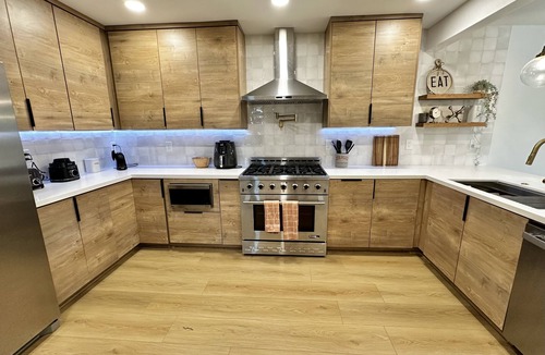 Hillcrest House | Cosy 3 Bedroom, 2 Bath Modern Home Available In A Safe Quiet SD Neighborhood