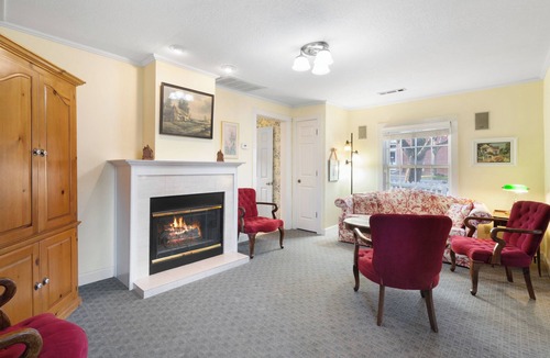 Jacksonville House | Cottage 9 – Downtown Jacksonville Retreat Steps from Shops & Britt Gardens