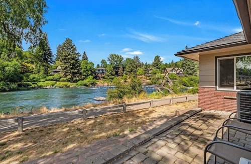 Bend Condo | Cottage along Deschutes River Trail w Epic Views