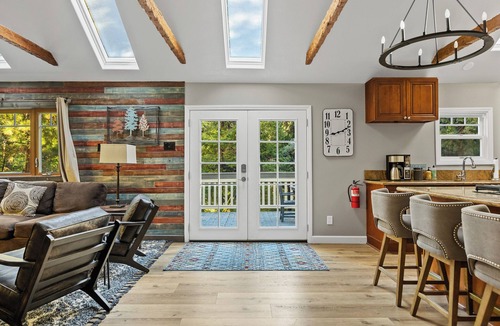 Blue Jay Cabin | Cottage Groove Haus - A Lovely Cabin in Scenic Lake Arrowhead