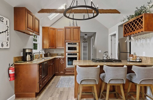 Blue Jay Cabin | Cottage Groove Haus - A Lovely Cabin in Scenic Lake Arrowhead