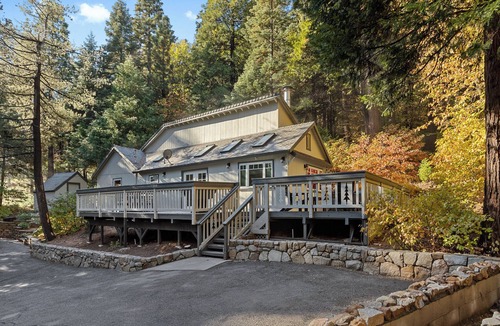 Blue Jay Cabin | Cottage Groove Haus - A Lovely Cabin in Scenic Lake Arrowhead