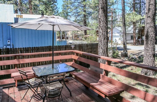 Big Bear Lake House | Cottage in the Pines - Close to Ski Slopes, Fireplace, Deck, Barbecue