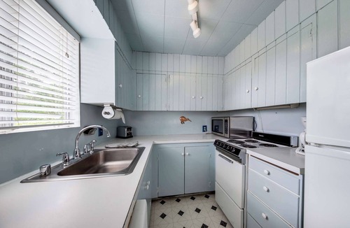 Gleneden Beach House | Cottage near the beach perfect for a couple with deck grill and fireplace