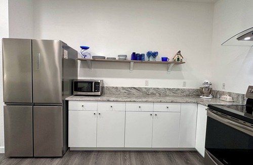 Crescent City Cottage | Cottagecore Retreat 800 Sq Ft Studio Pet Friendly King Bed