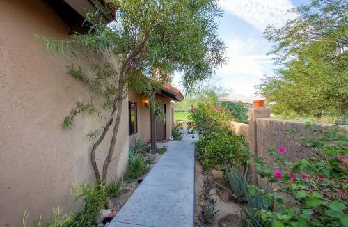 Borrego Springs House | Country Club Home: 2 BR, 2 BA + Den ~ 1 Mi to Golf