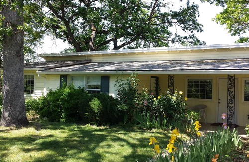 Talent Cottage | Country cottage on small hay farm